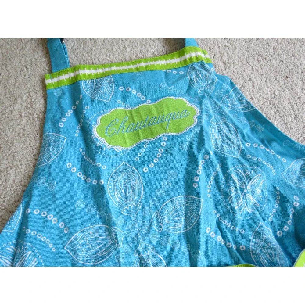 MU Kitchen Chautauqua Lake Summer Cotton Cooking Apron Blue Paisley Pocket